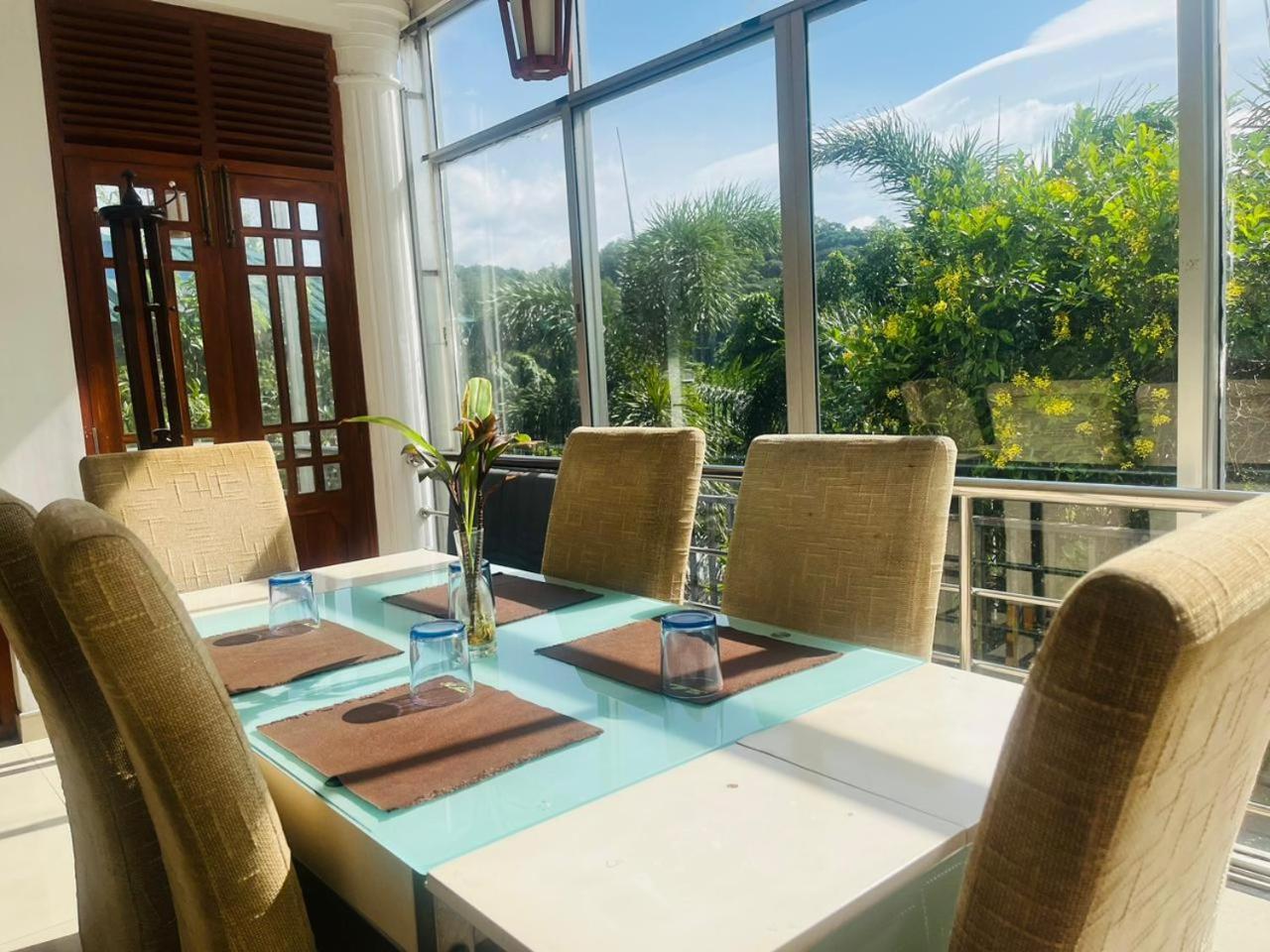Suisse View Residence Kandy Bagian luar foto